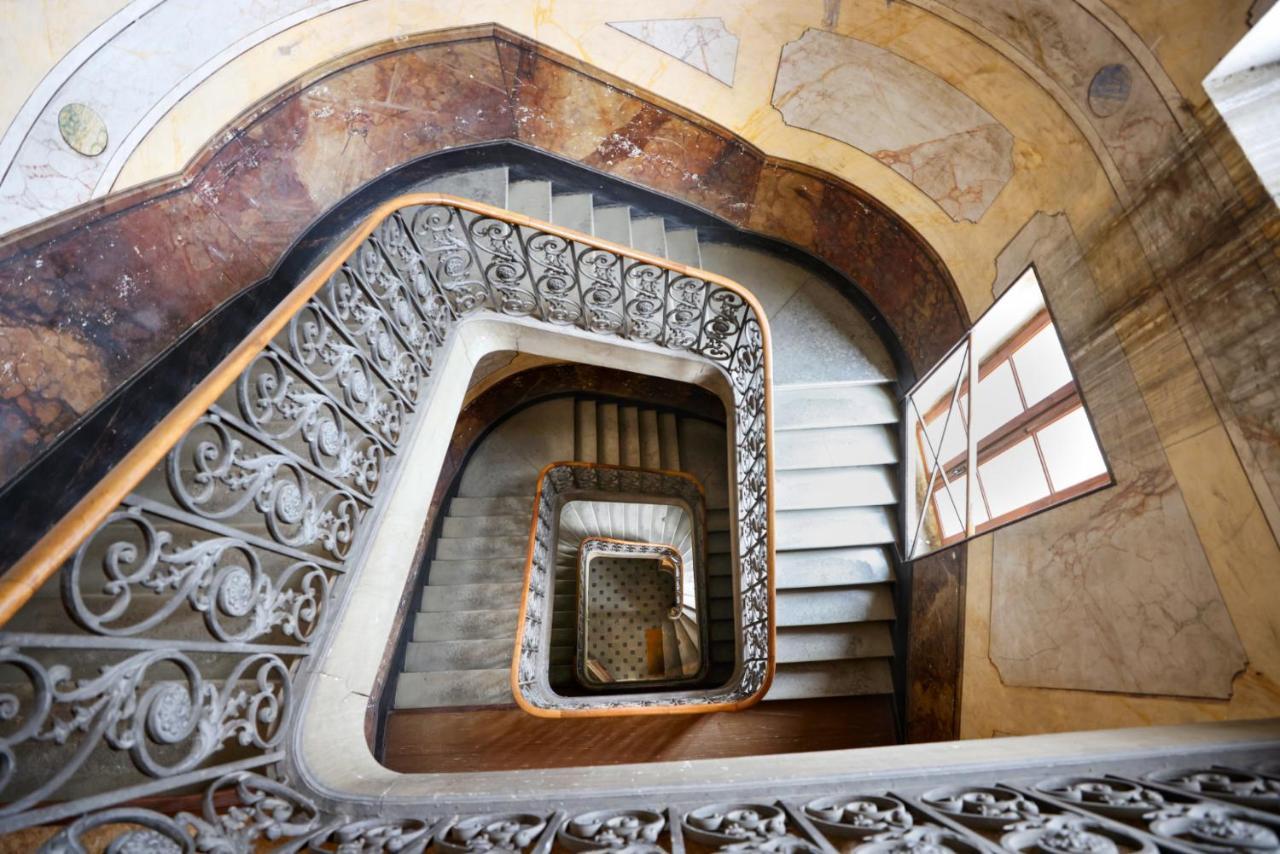 Escalier D'Or Conciergeriedamecarcas Apartment Carcassonne Exterior foto